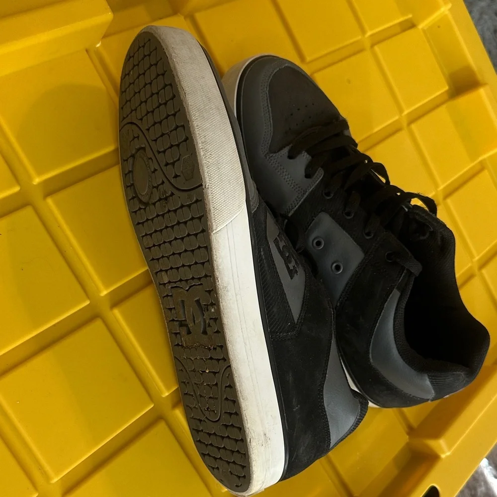 DC Men's Charcoal and Black Sneakers - Picture 2 of 3
